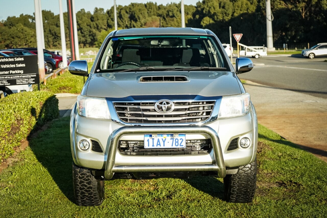 Toyota Hilux image 3