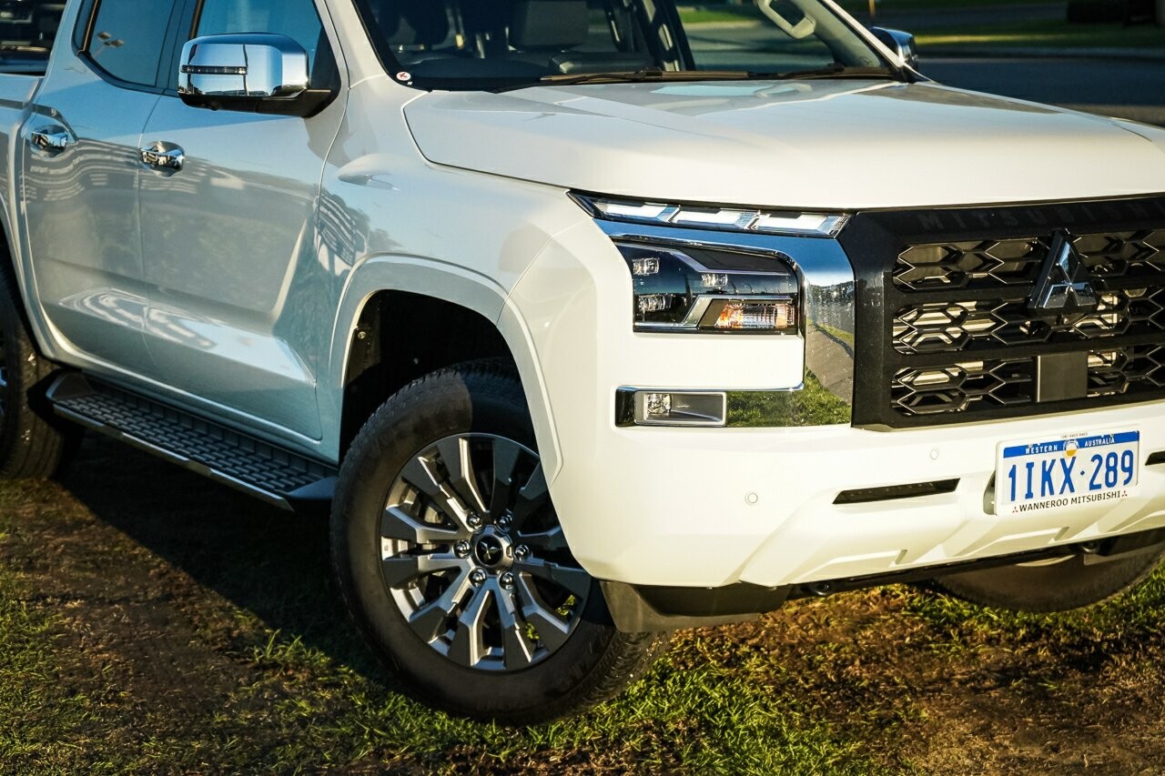 Mitsubishi Triton image 2