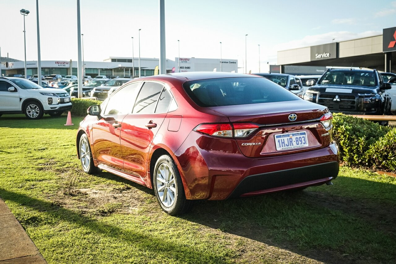 Toyota Corolla image 4