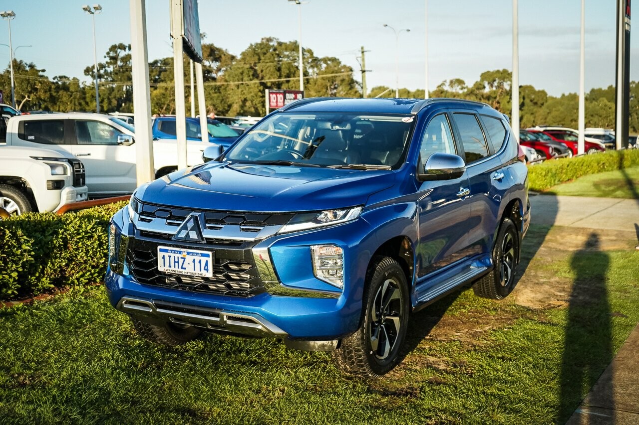 Mitsubishi Pajero Sport image 4