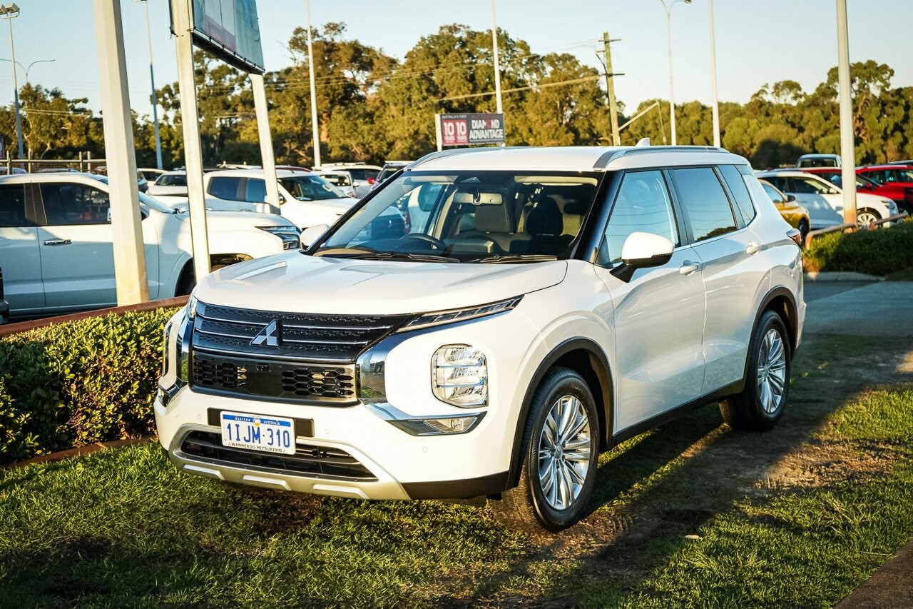 Mitsubishi Outlander image 4