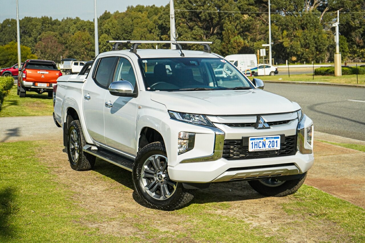 Mitsubishi Triton image 1
