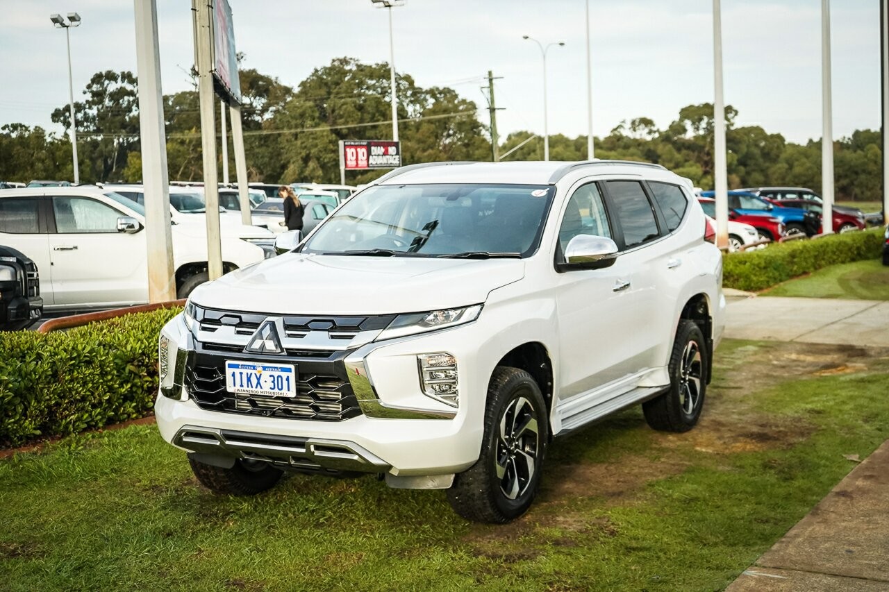 Mitsubishi Pajero Sport image 4