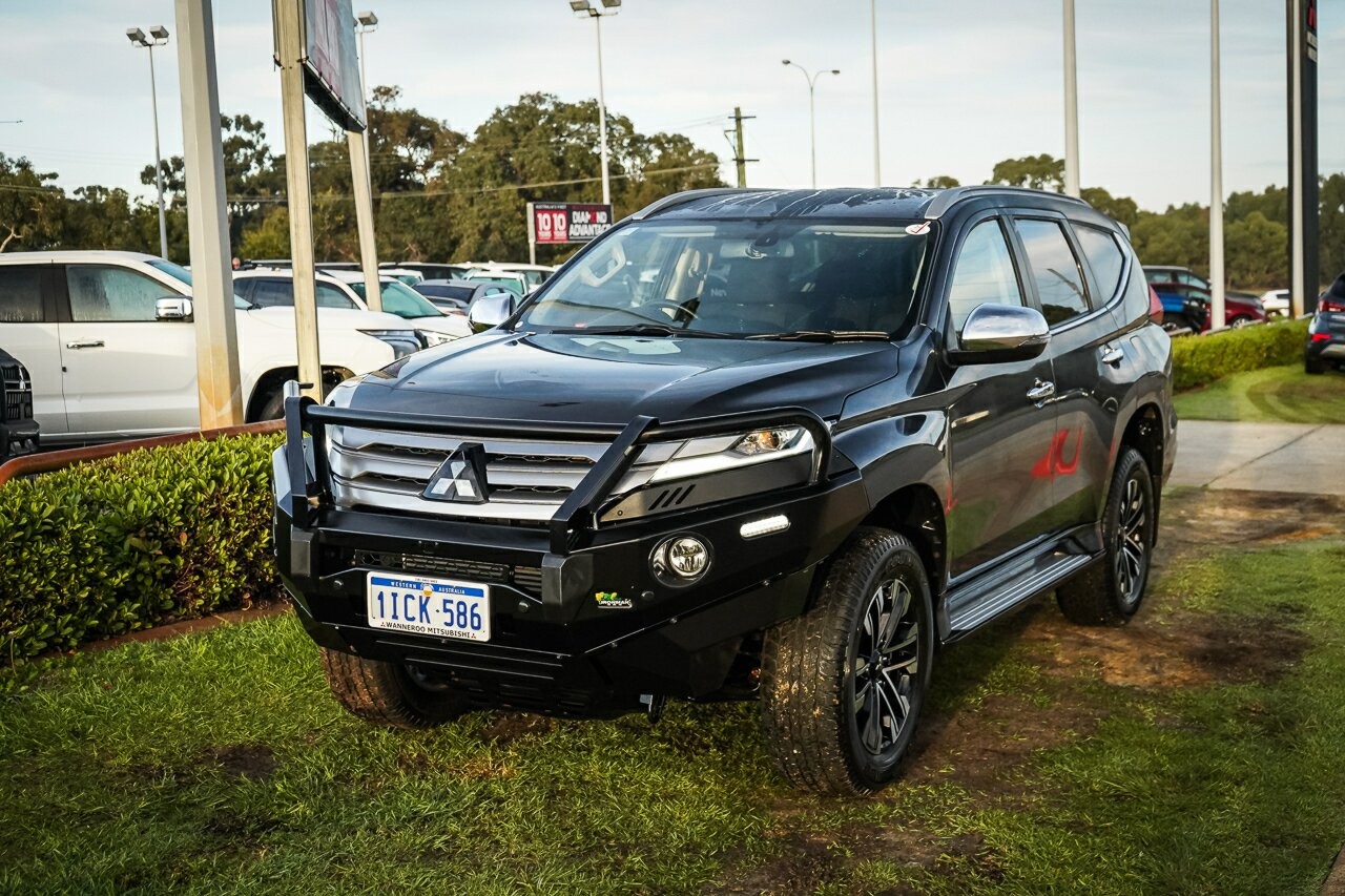 Mitsubishi Pajero Sport image 4