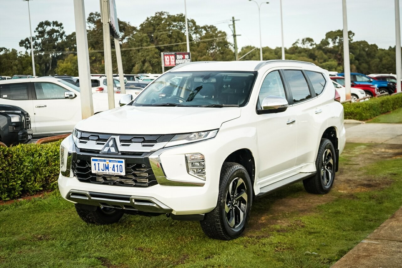 Mitsubishi Pajero Sport image 4