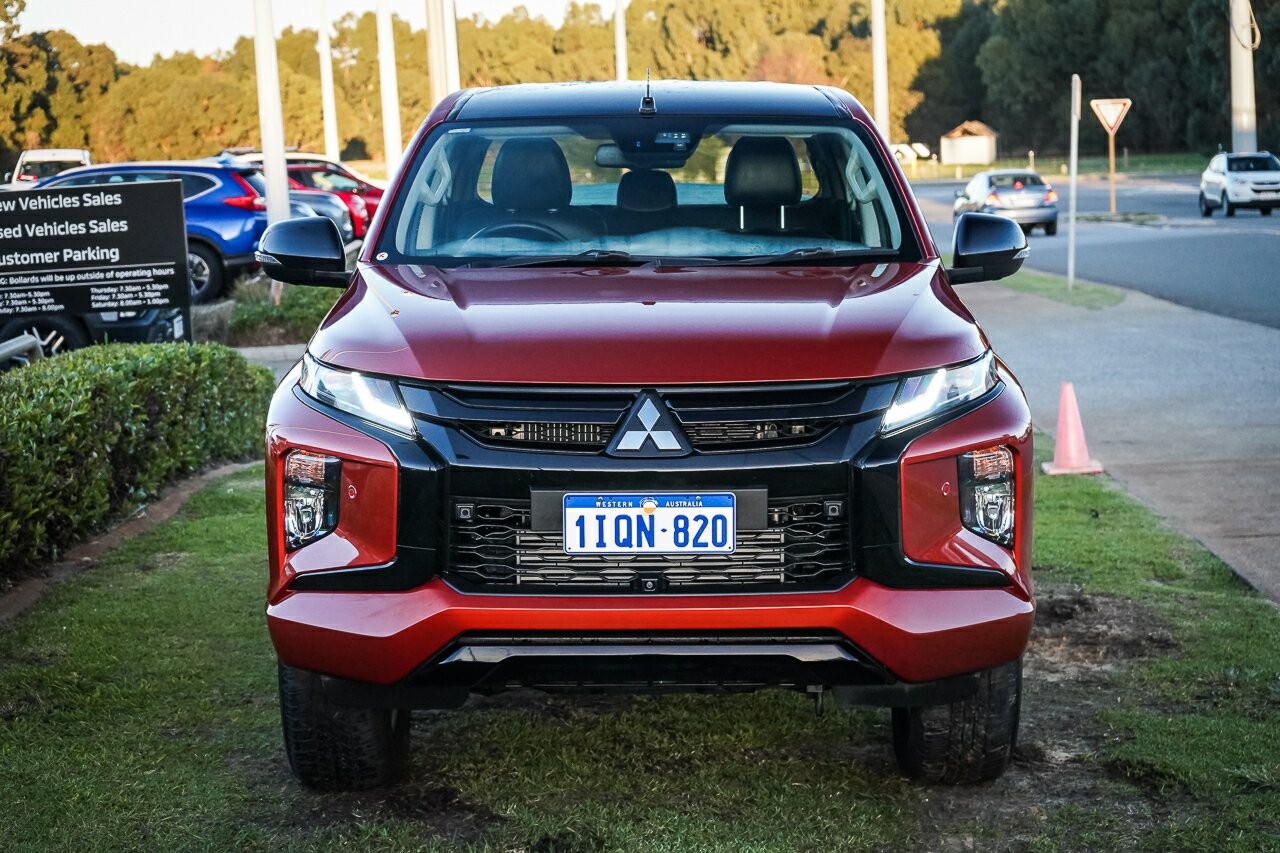 Mitsubishi Triton image 2