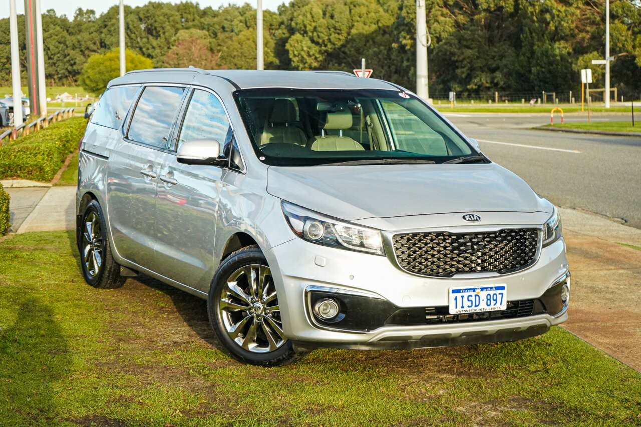 Kia Carnival image 1