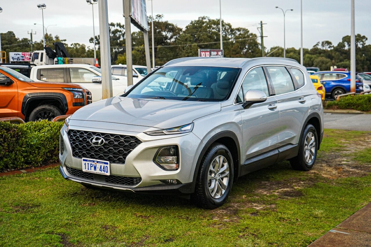Hyundai Santa Fe image 3