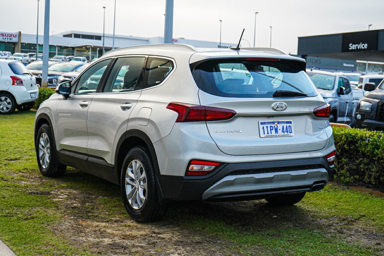 Hyundai Santa Fe image 4