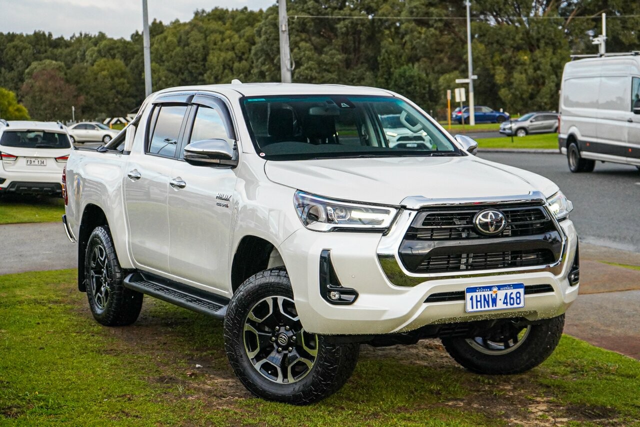 Toyota Hilux image 1