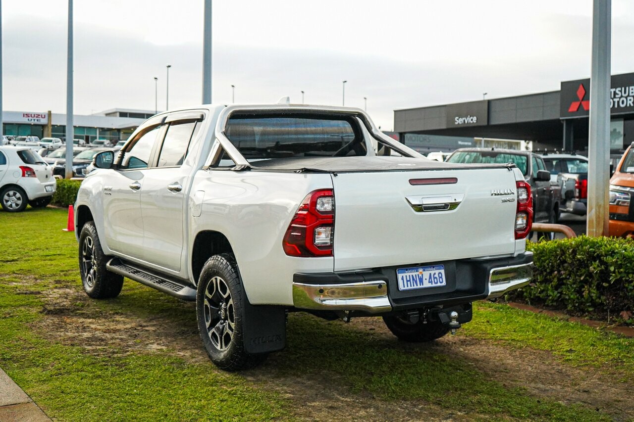 Toyota Hilux image 4