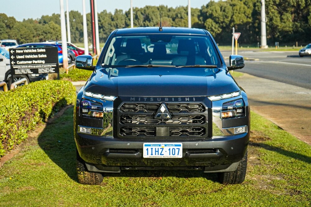 Mitsubishi Triton image 2