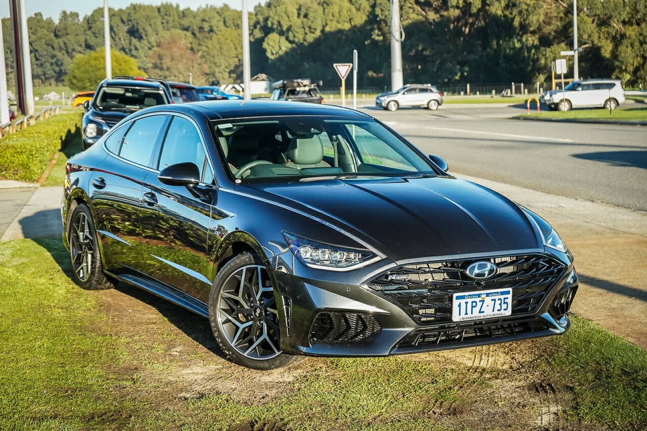Hyundai Sonata image 1