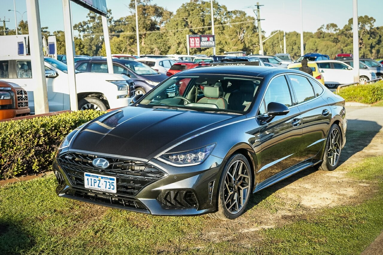 Hyundai Sonata image 2