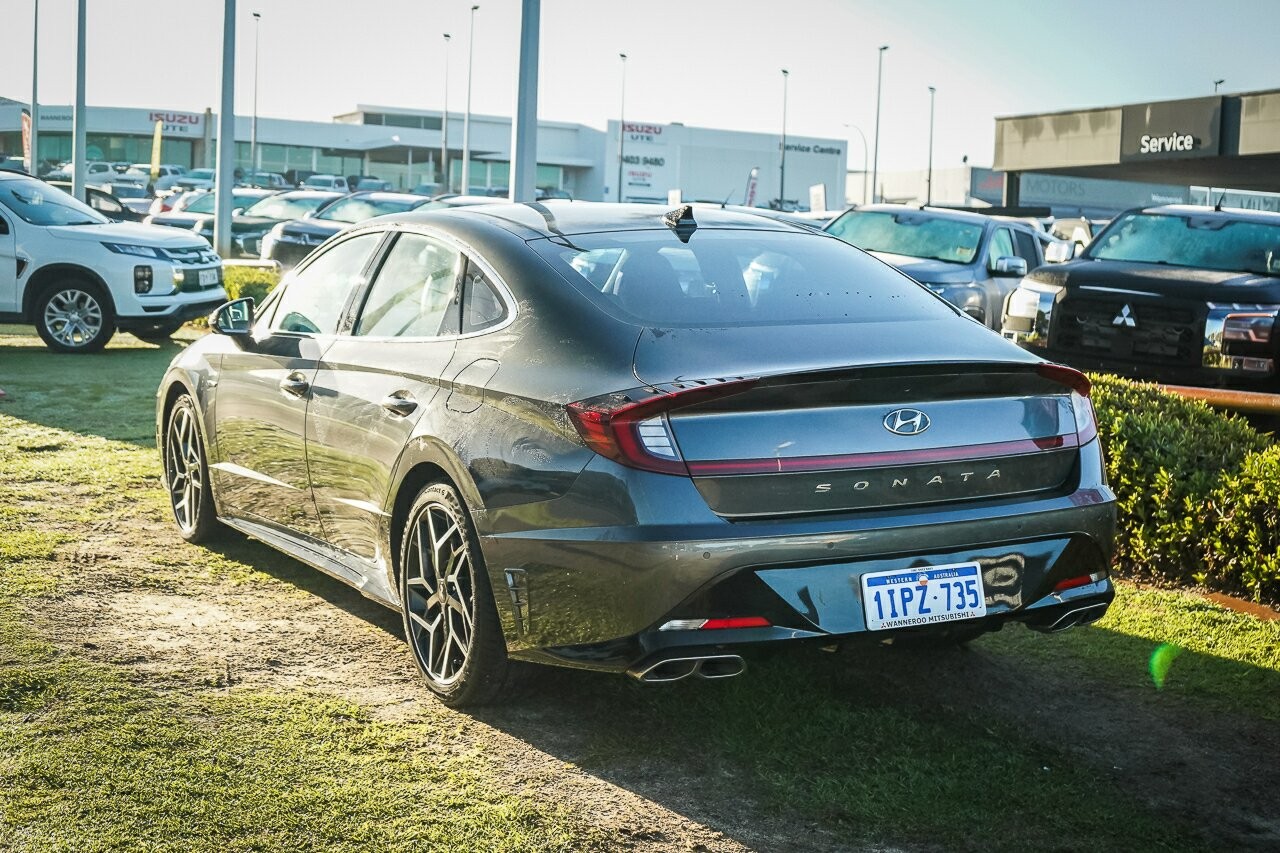 Hyundai Sonata image 3
