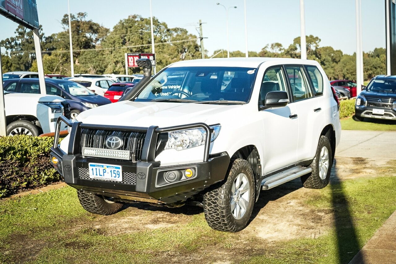Toyota Landcruiser Prado image 3