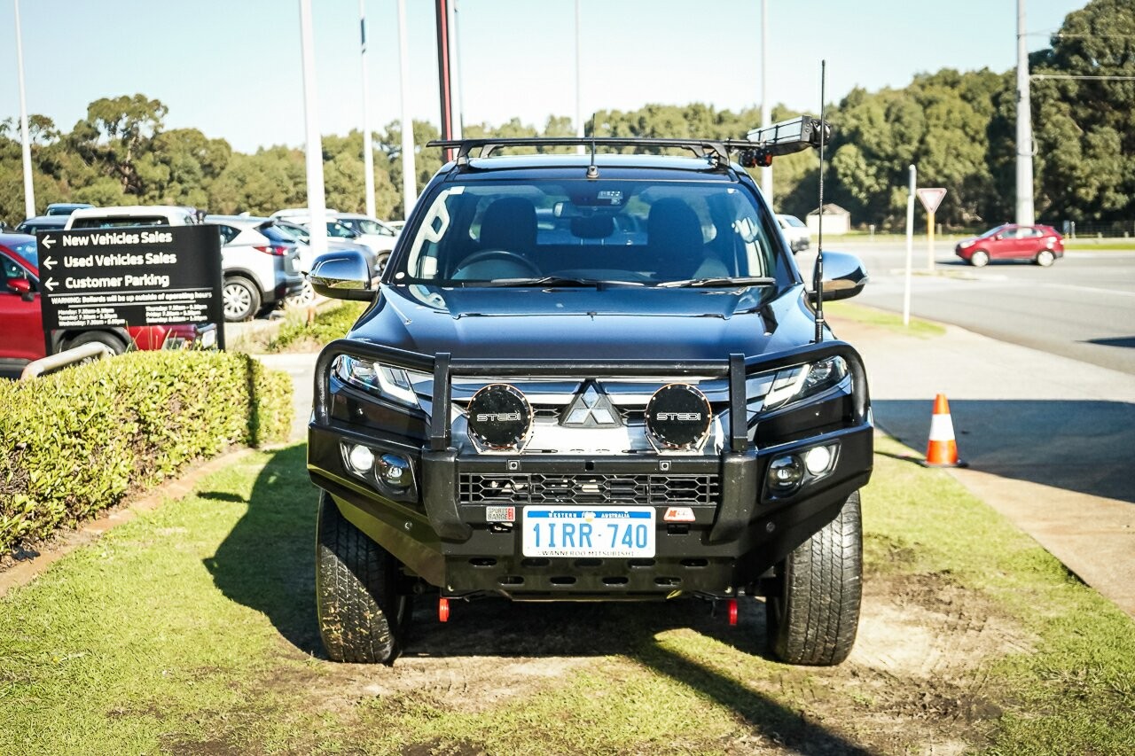Mitsubishi Triton image 2
