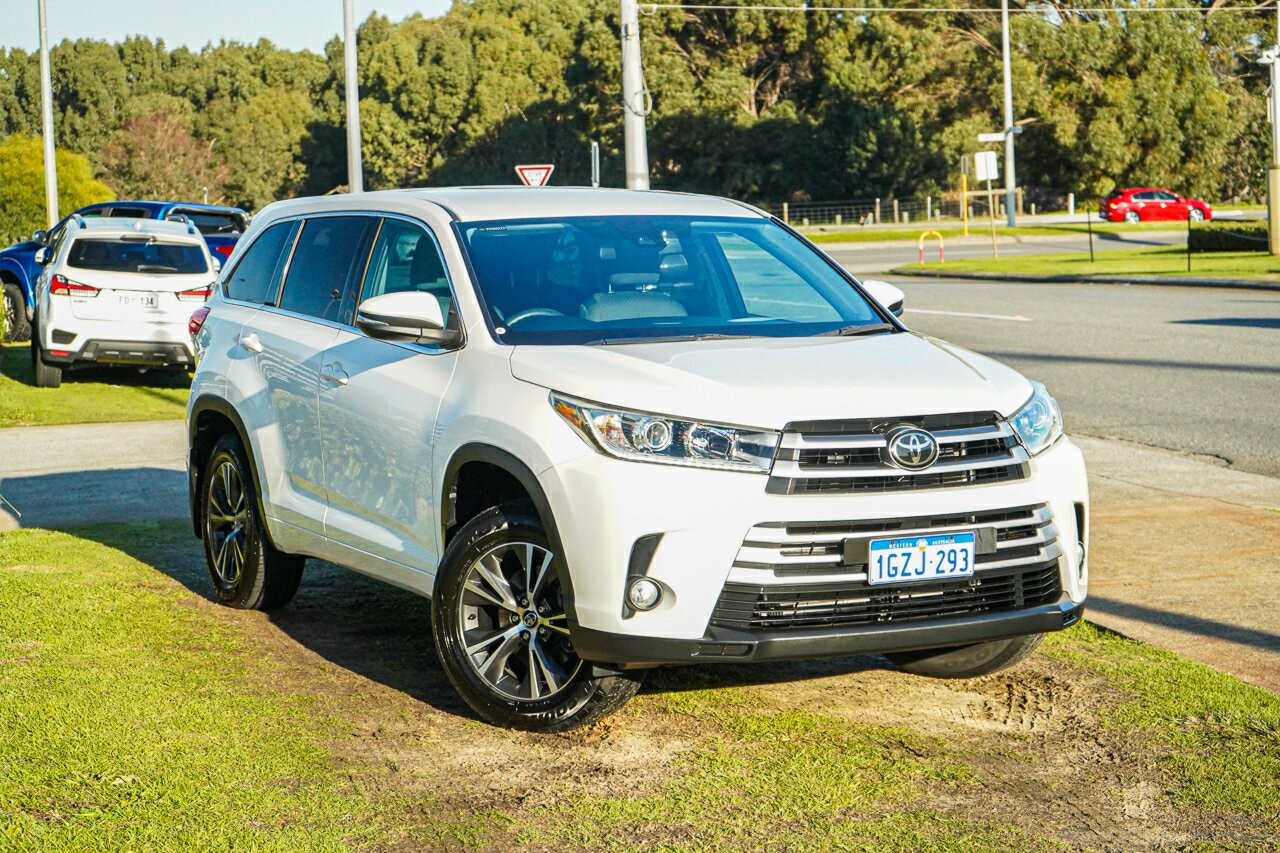 Toyota Kluger image 1
