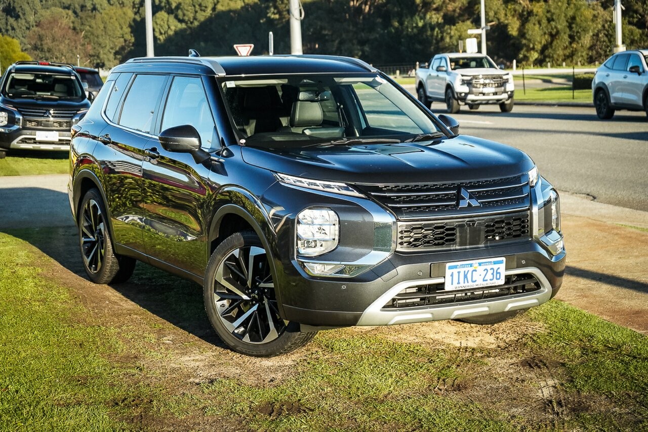 Mitsubishi Outlander image 1