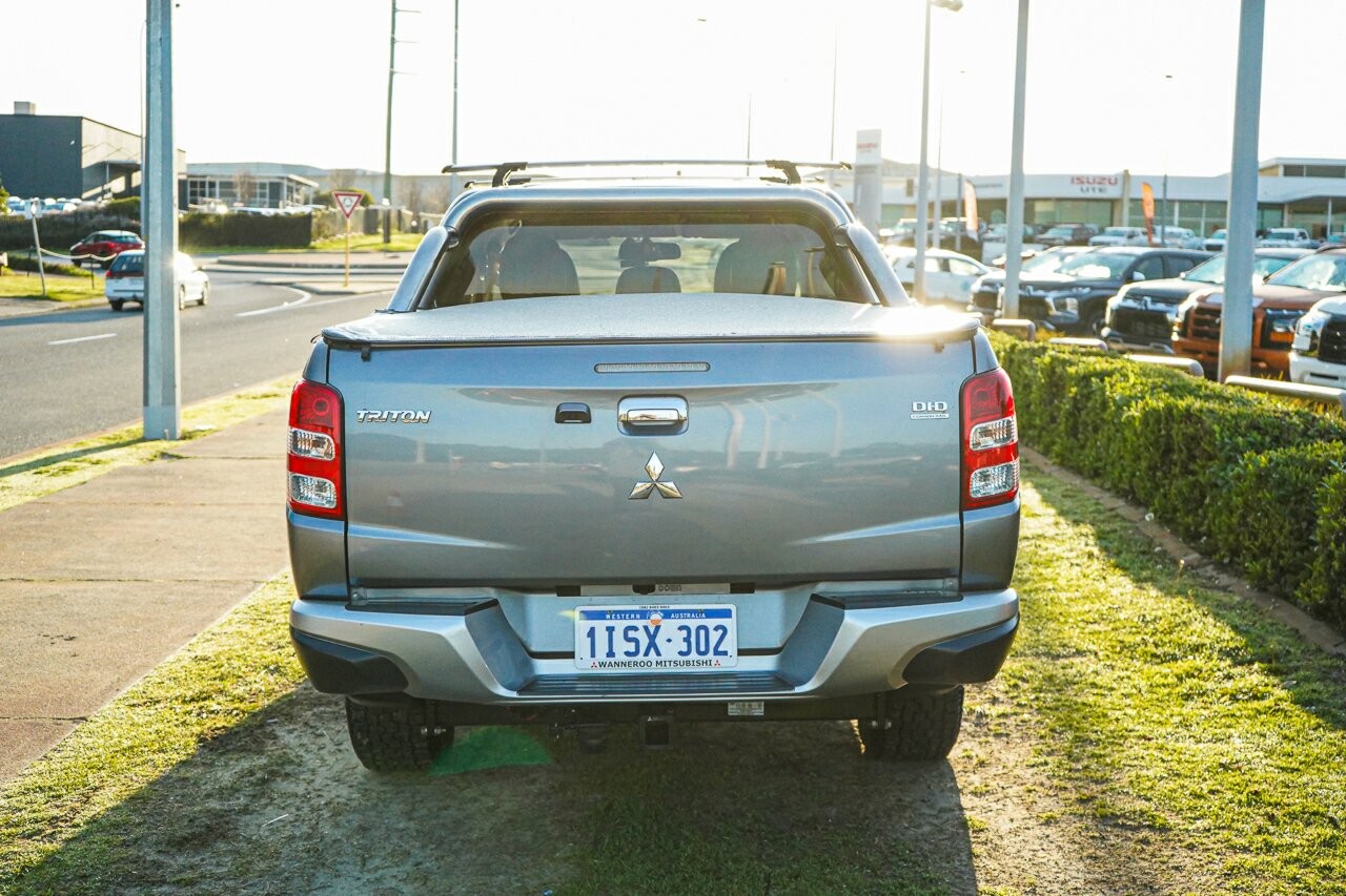 Mitsubishi Triton image 3