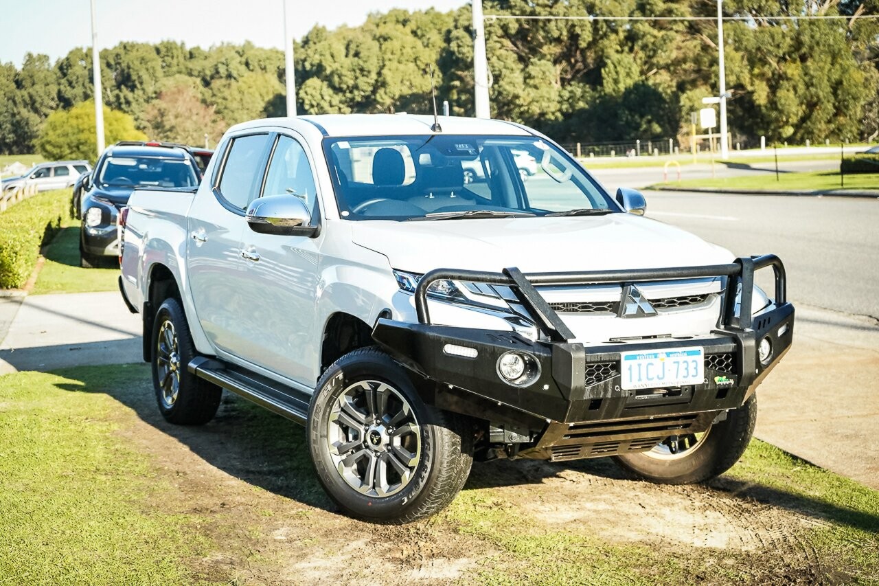 Mitsubishi Triton image 1