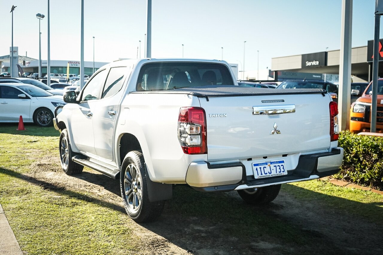 Mitsubishi Triton image 3