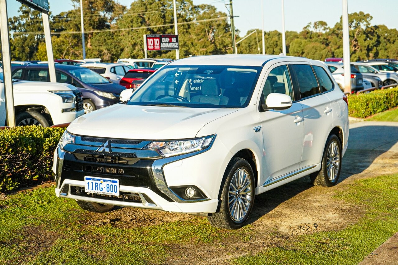 Mitsubishi Outlander image 3