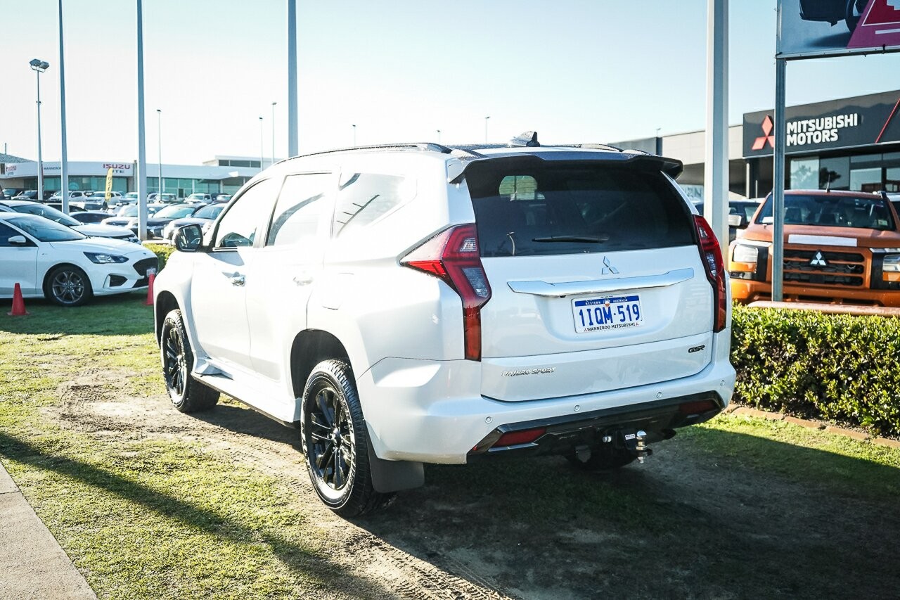 Mitsubishi Pajero Sport image 4