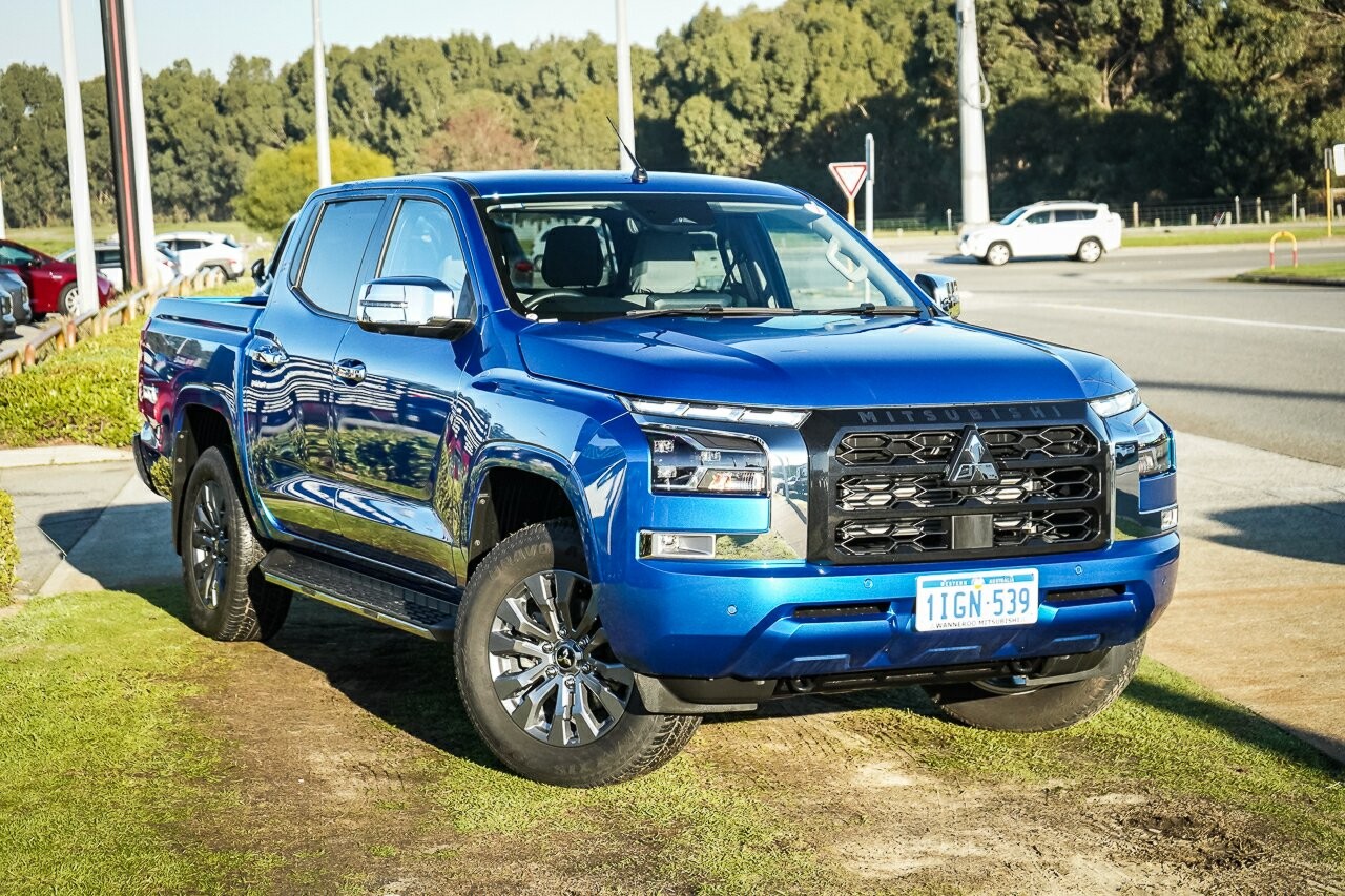Mitsubishi Triton image 1