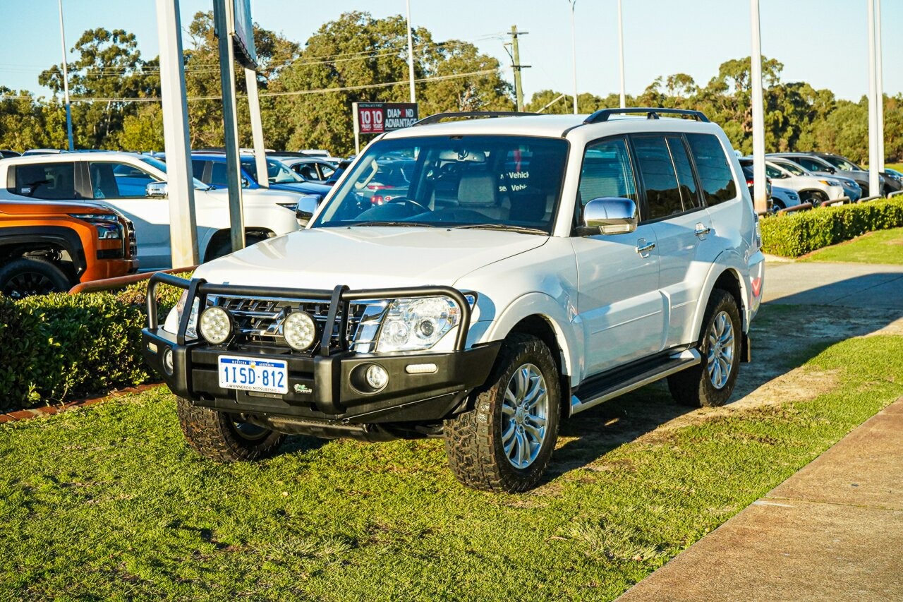 Mitsubishi Pajero image 2