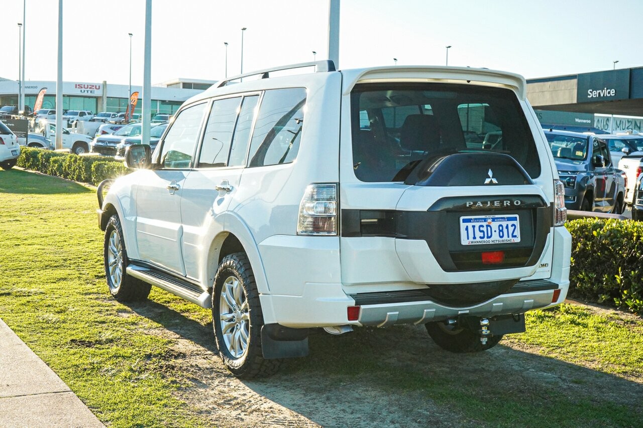 Mitsubishi Pajero image 3