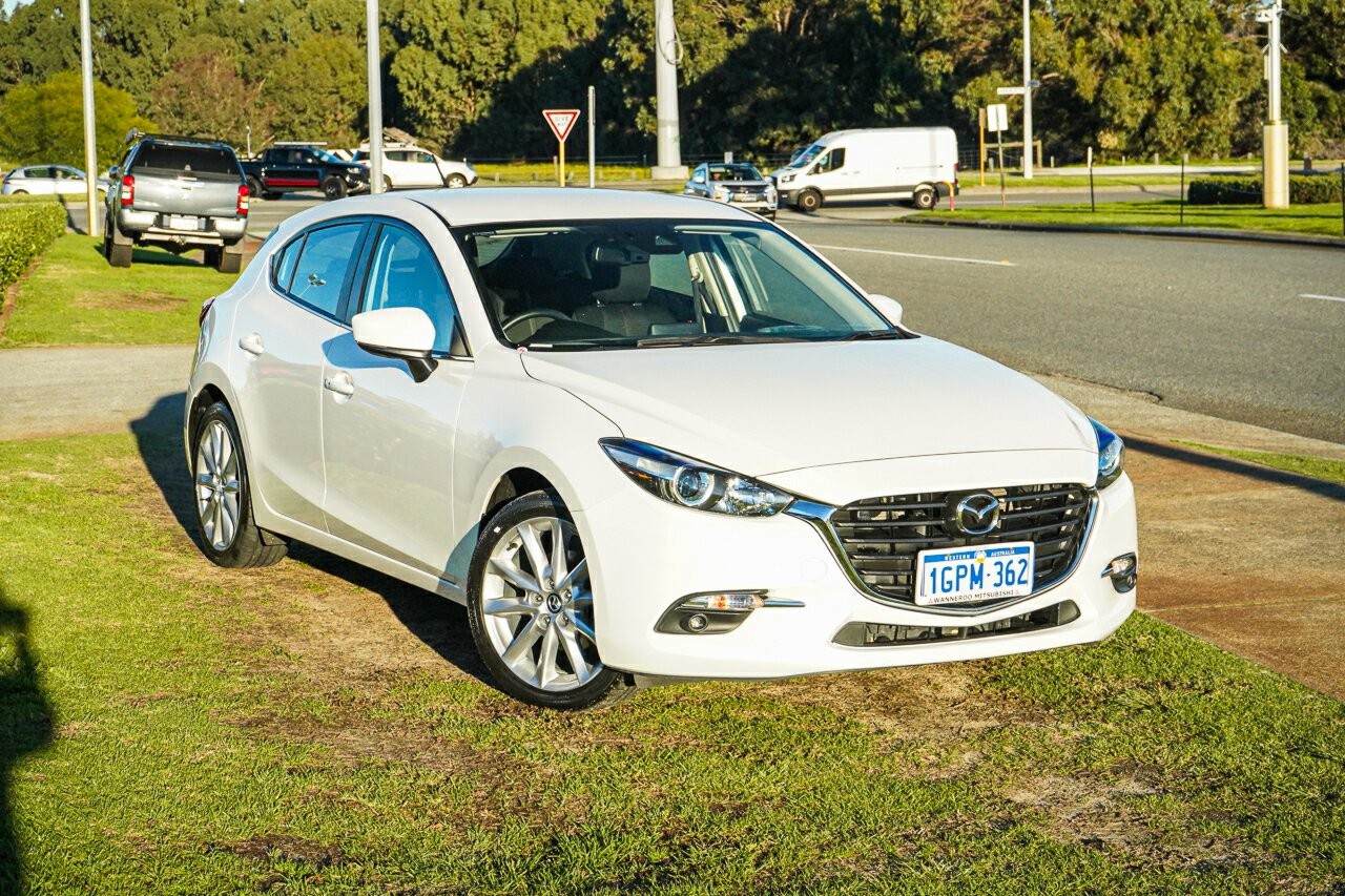 Mazda 3 image 1