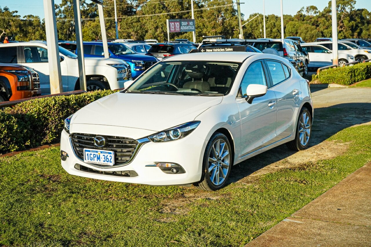Mazda 3 image 2