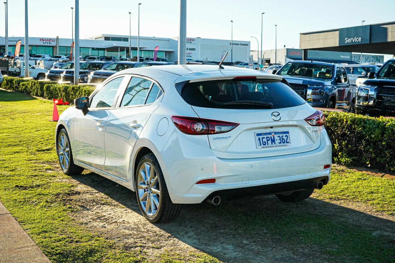 Mazda 3 image 3
