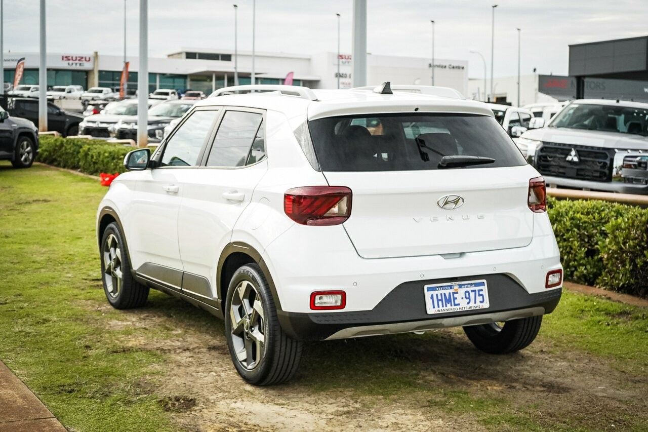 Hyundai Venue image 4