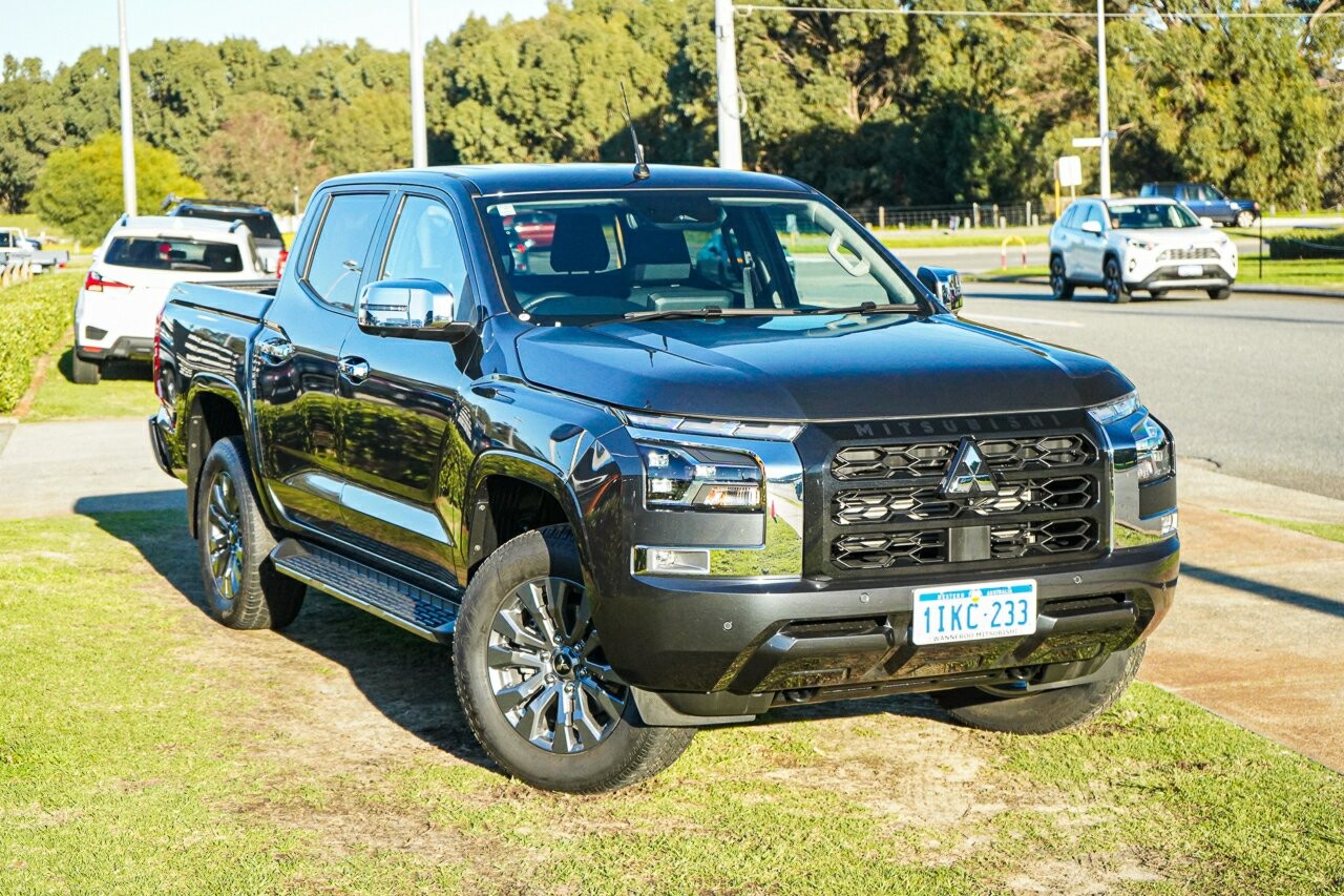Mitsubishi Triton image 1
