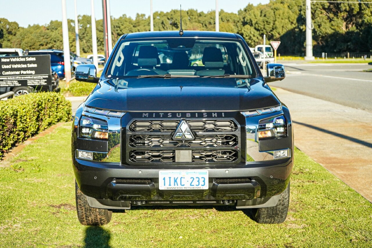Mitsubishi Triton image 2