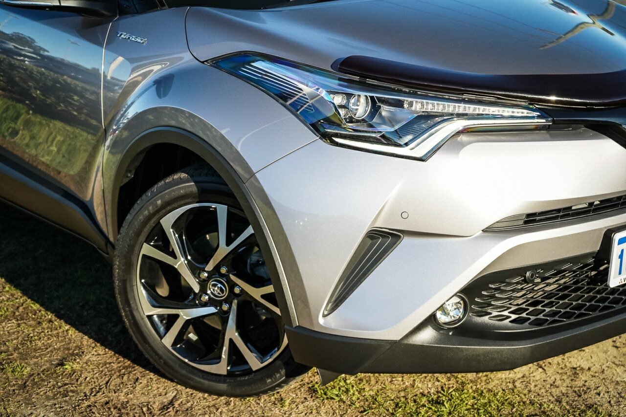 Toyota C-hr image 2