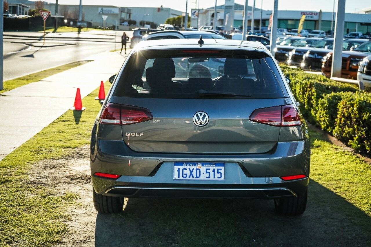 Volkswagen Golf image 4