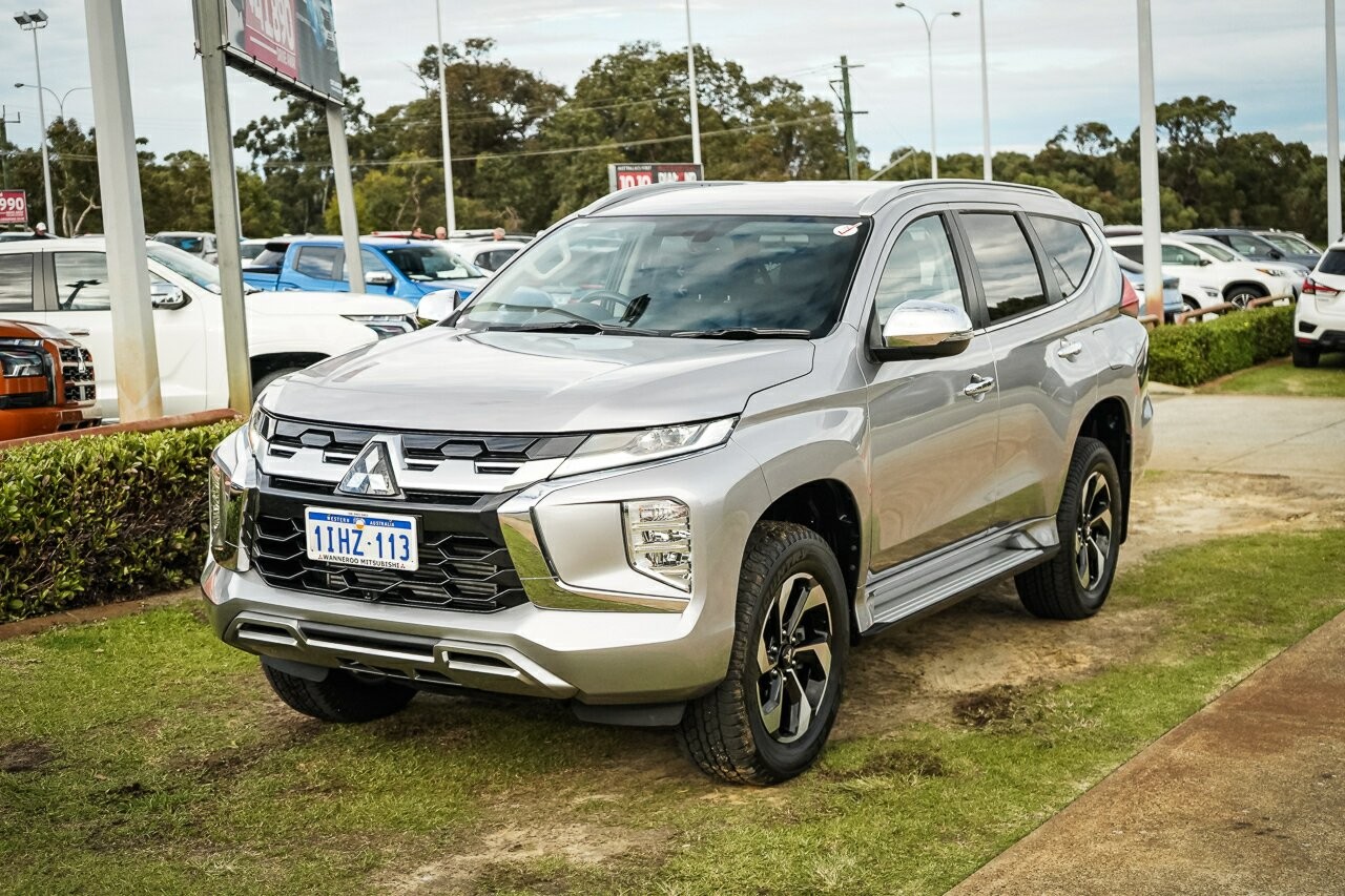 Mitsubishi Pajero Sport image 4