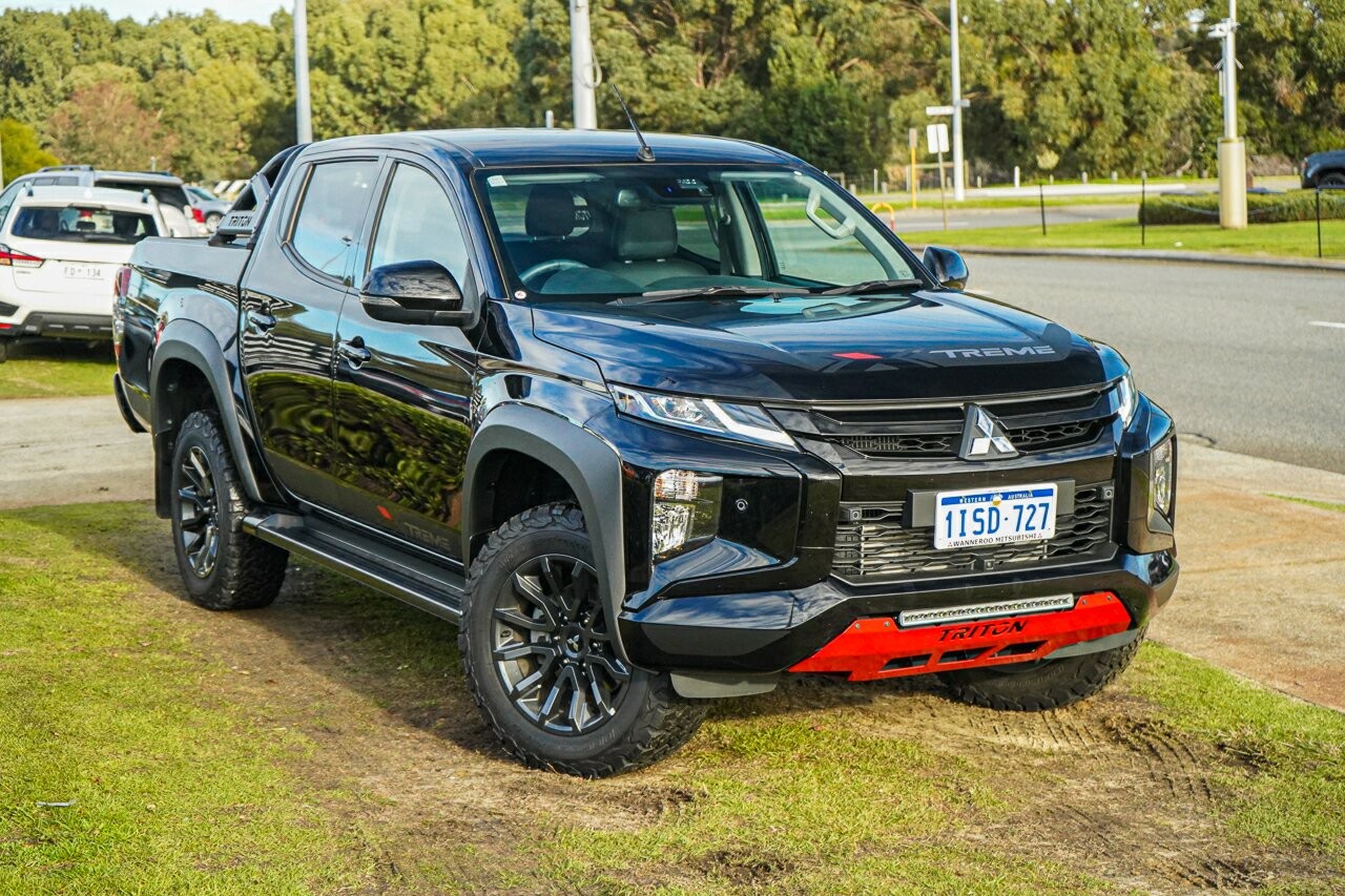Mitsubishi Triton image 1