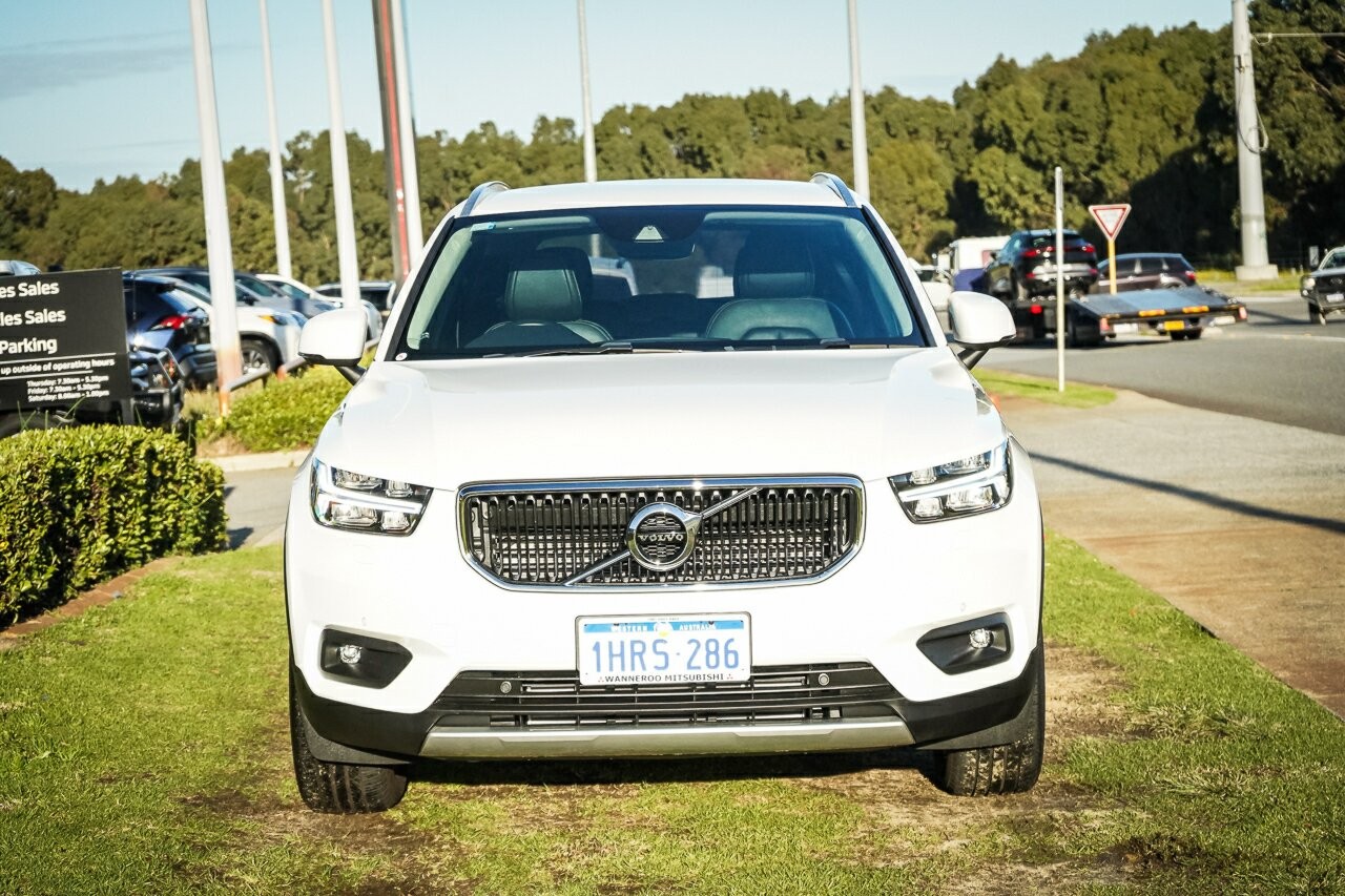 Volvo Xc40 image 2
