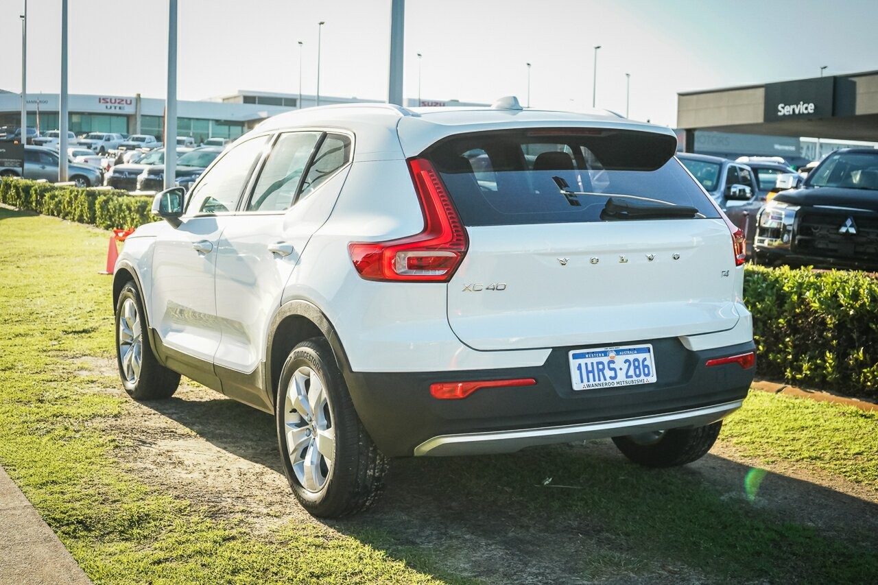 Volvo Xc40 image 4