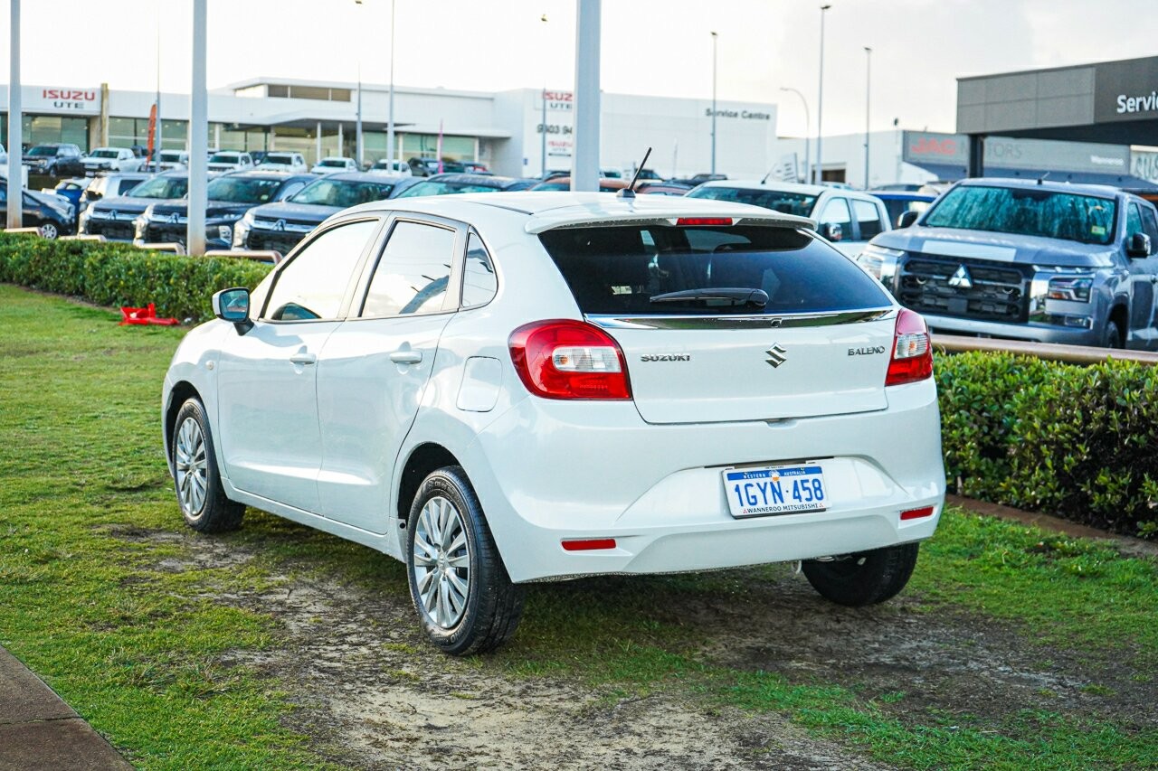 Suzuki Baleno image 4
