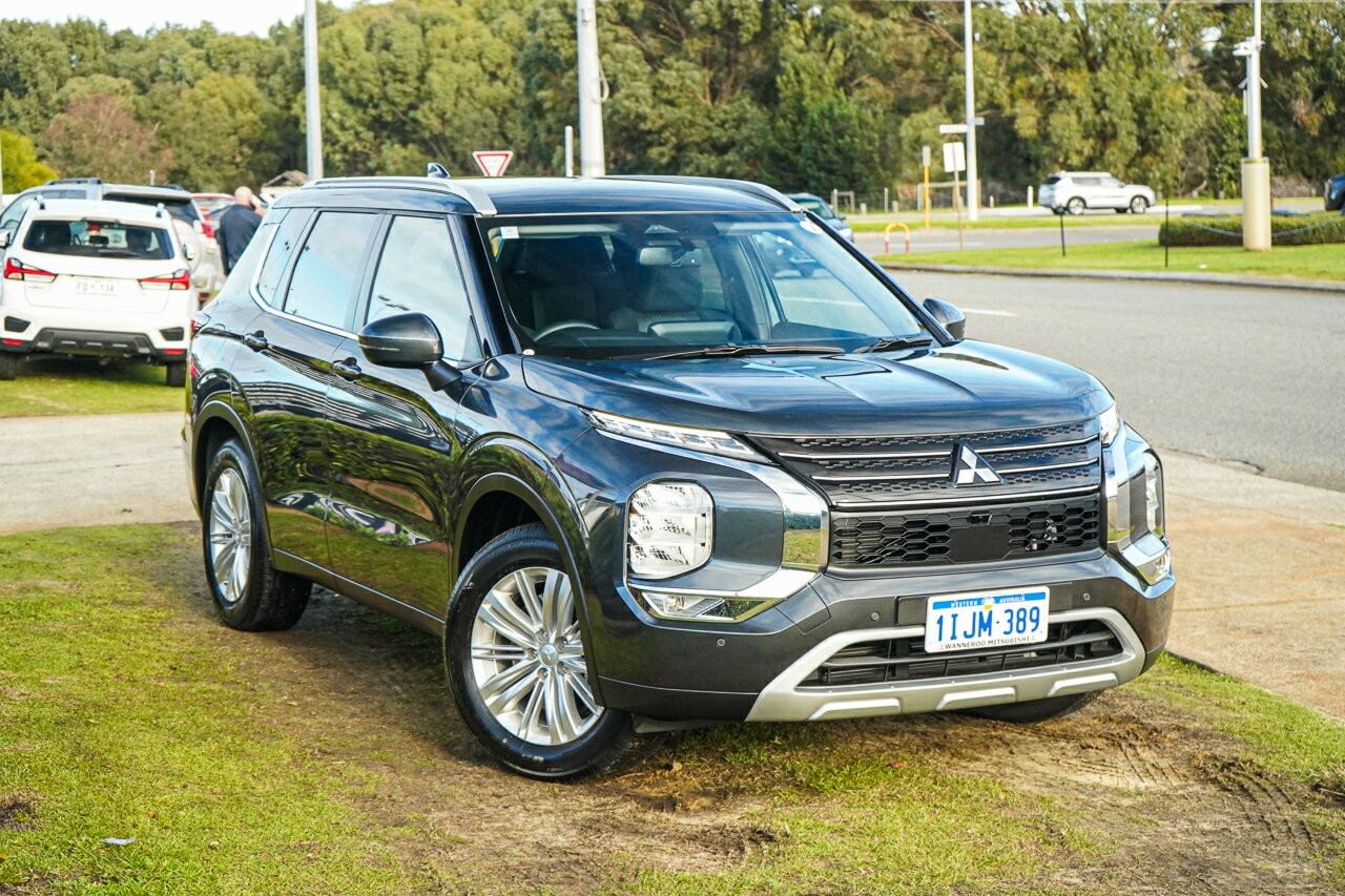 Mitsubishi Outlander image 1