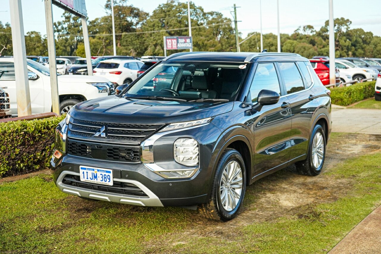 Mitsubishi Outlander image 4