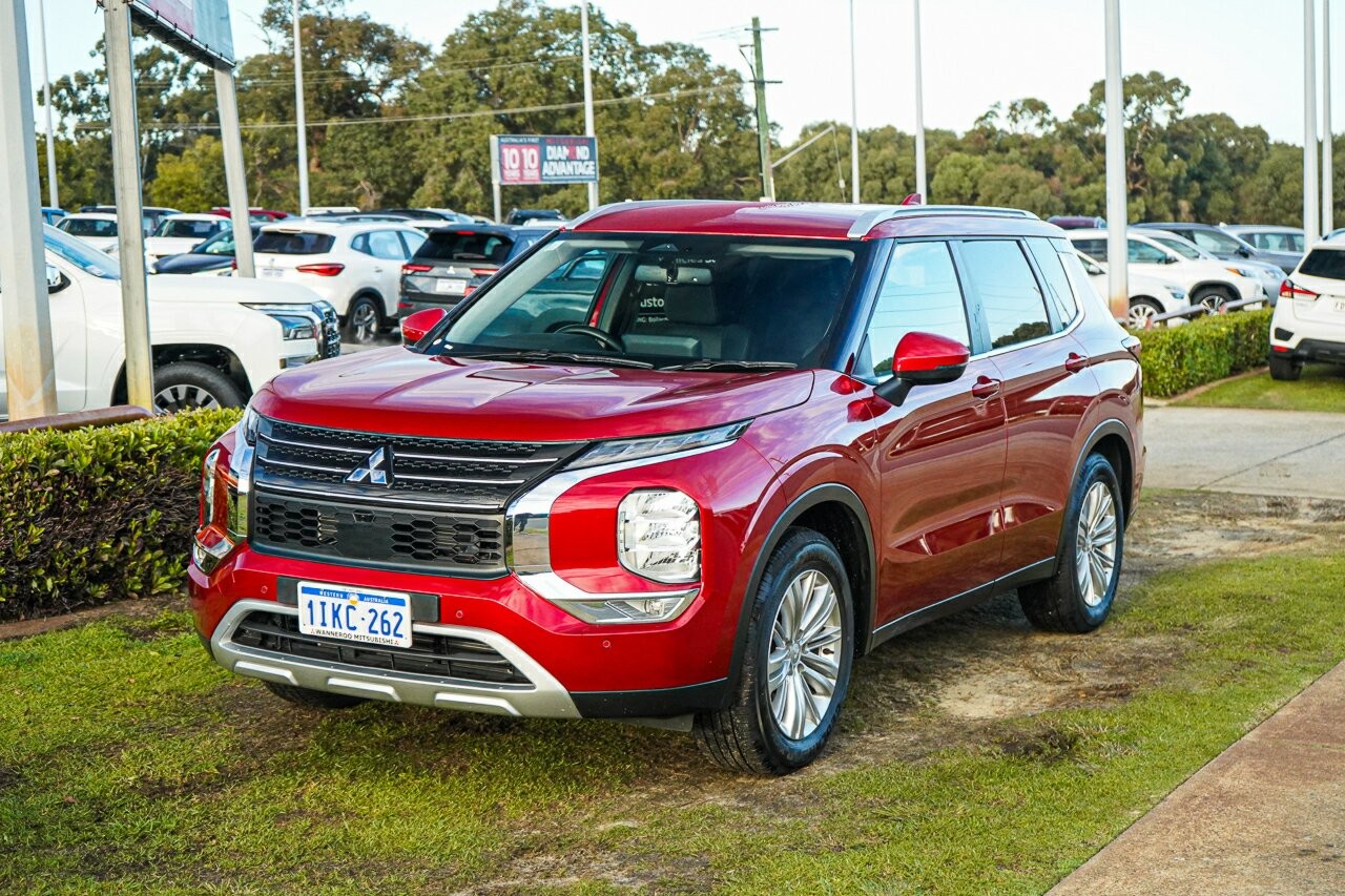 Mitsubishi Outlander image 4