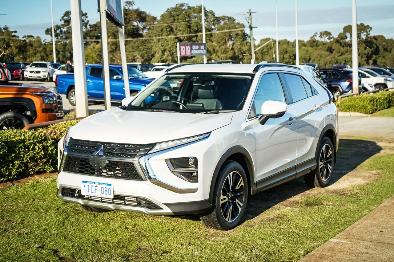 Mitsubishi Eclipse Cross image 2