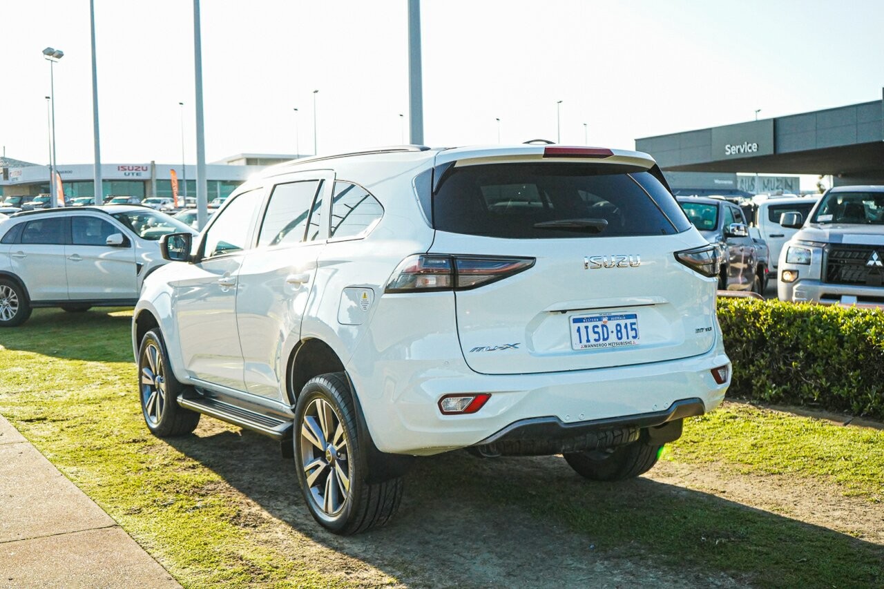 Isuzu Mu-x image 4