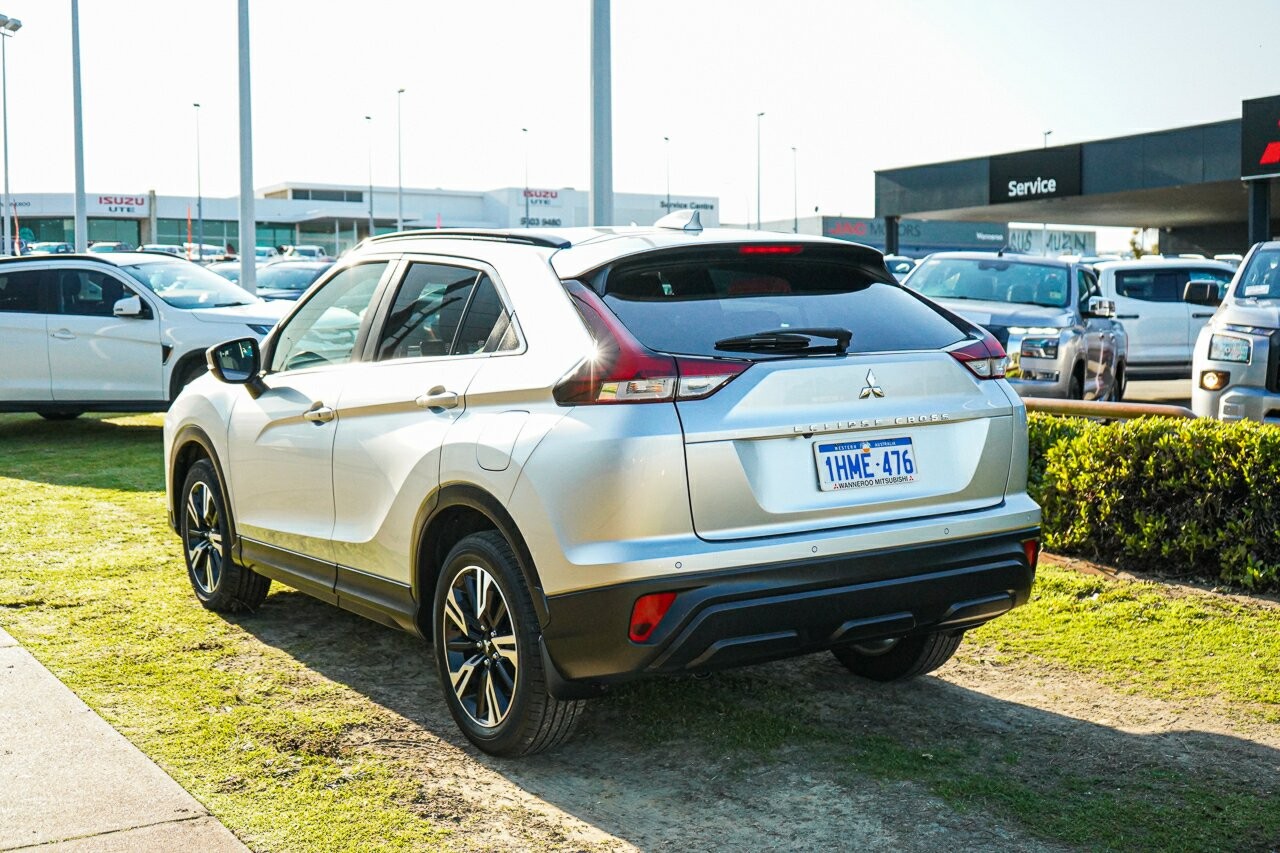 Mitsubishi Eclipse Cross image 4